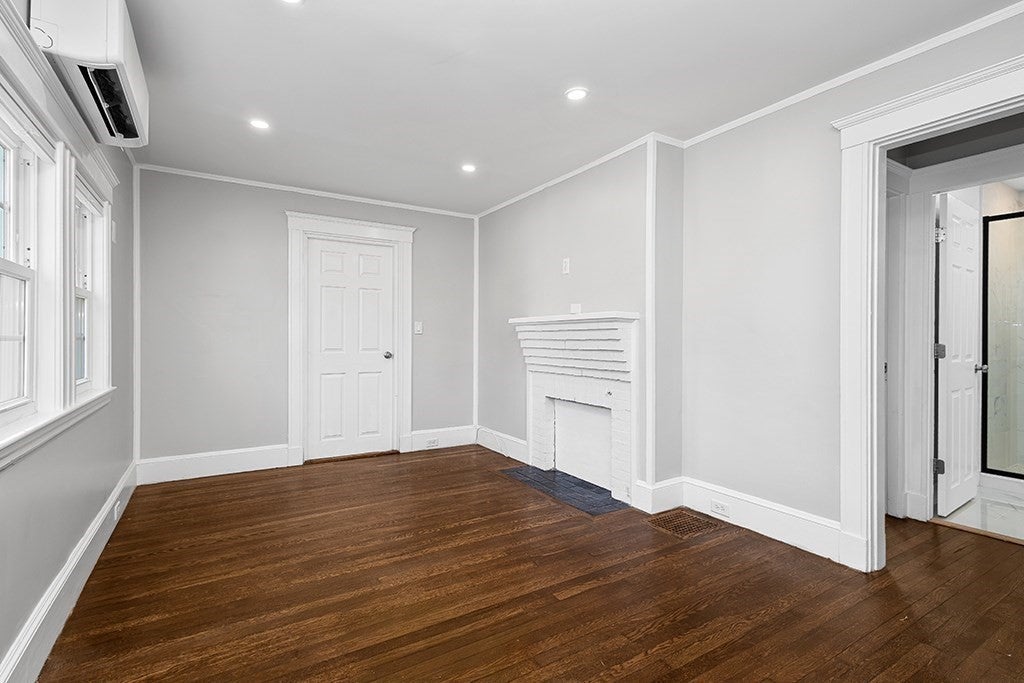 57 Brewster Rd
