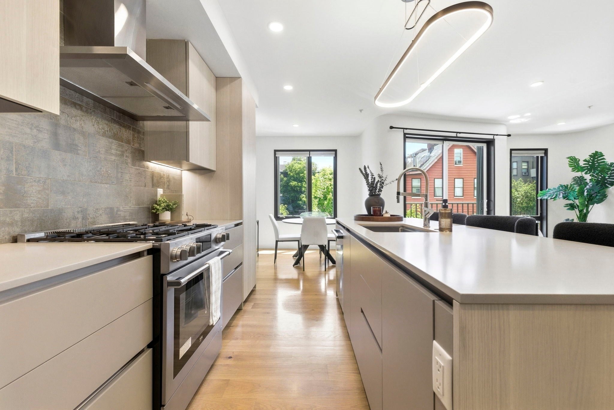 187-191 Condor St 5