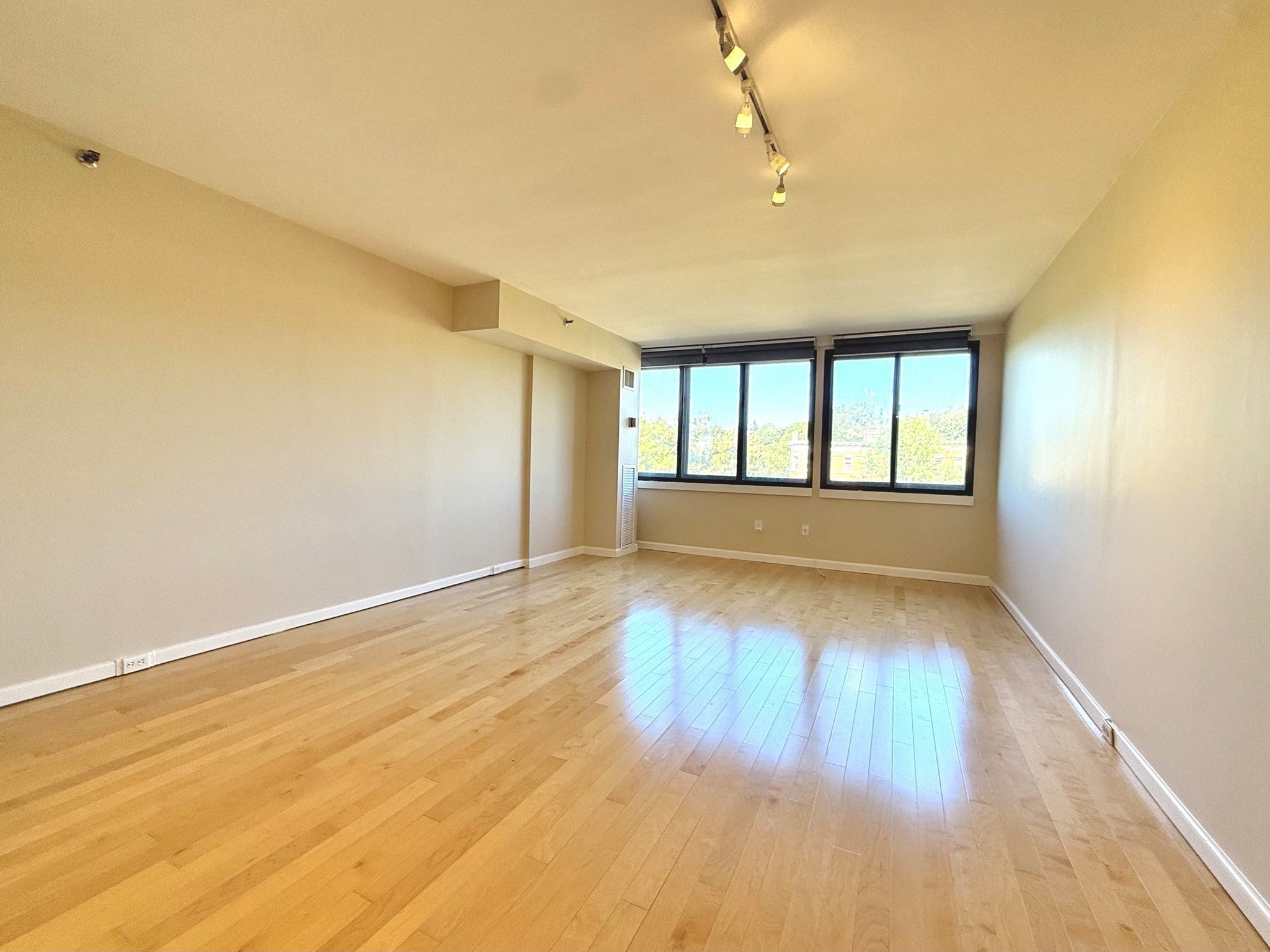 1731 Beacon ST #422, Brookline, MA, 1731 Beacon ST #422, Brookline, MA Photo #2