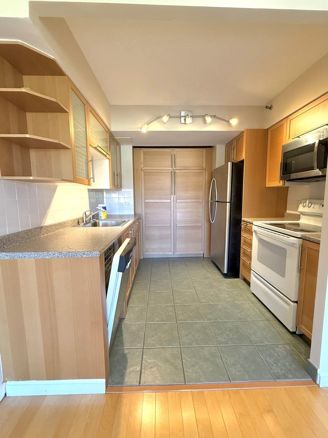 1731 Beacon ST #422, Brookline, MA, 1731 Beacon ST #422, Brookline, MA Photo #3