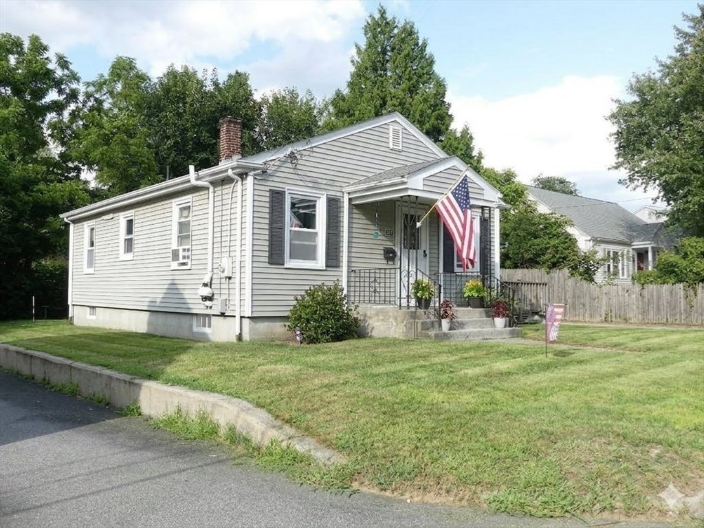 118 Randolph Ave, Tiverton, RI Photo #3