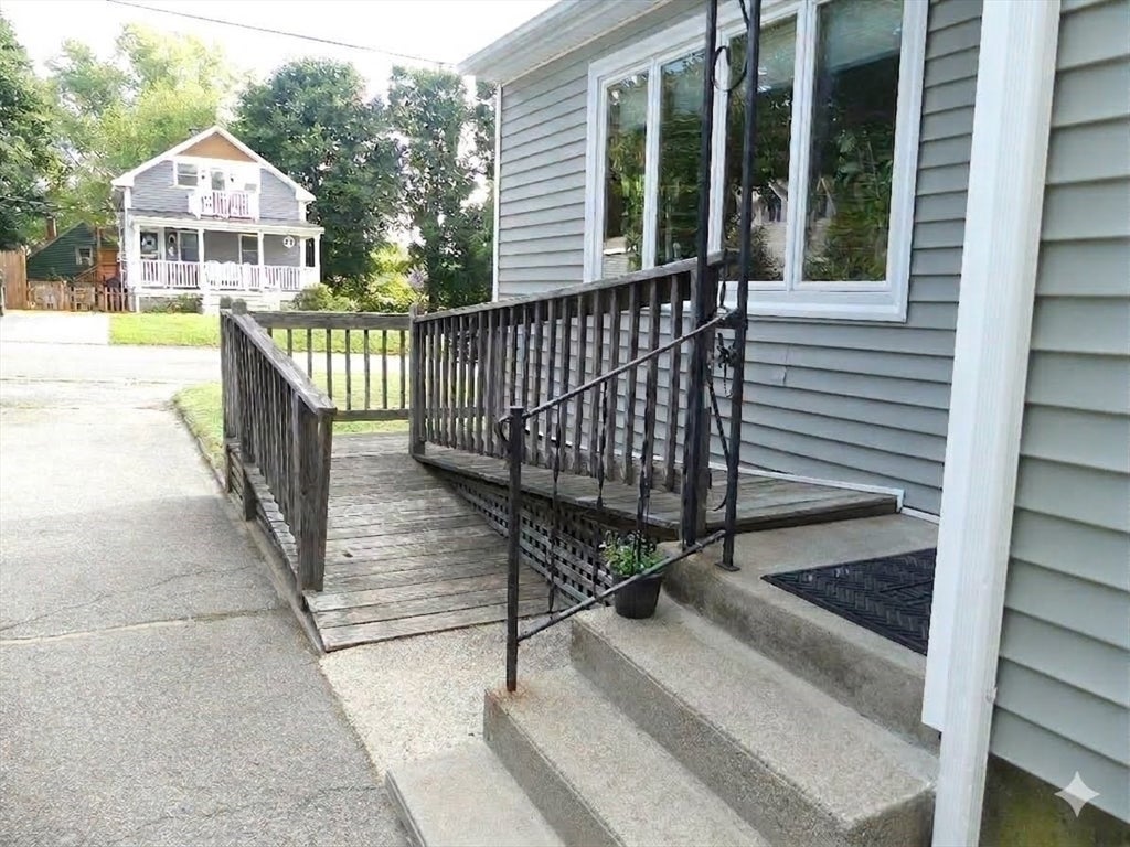 118 Randolph Ave, Tiverton, RI Photo #4