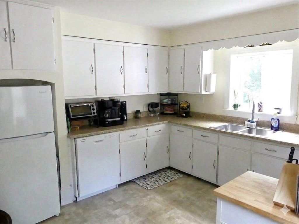 118 Randolph Ave, Tiverton, RI Photo #5