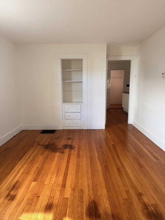 Cambridge, Massachusetts 02138, United States, 2 Bedrooms Bedrooms, ,1 BathroomBathrooms,Residential,Active,220816