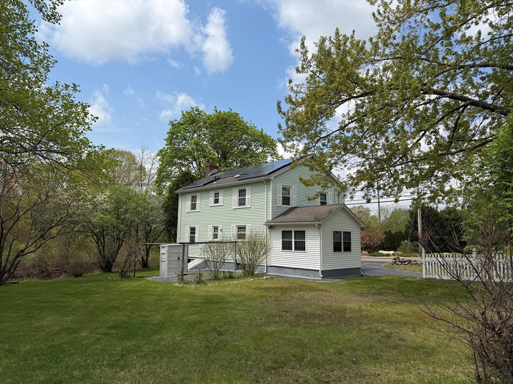 54 River St