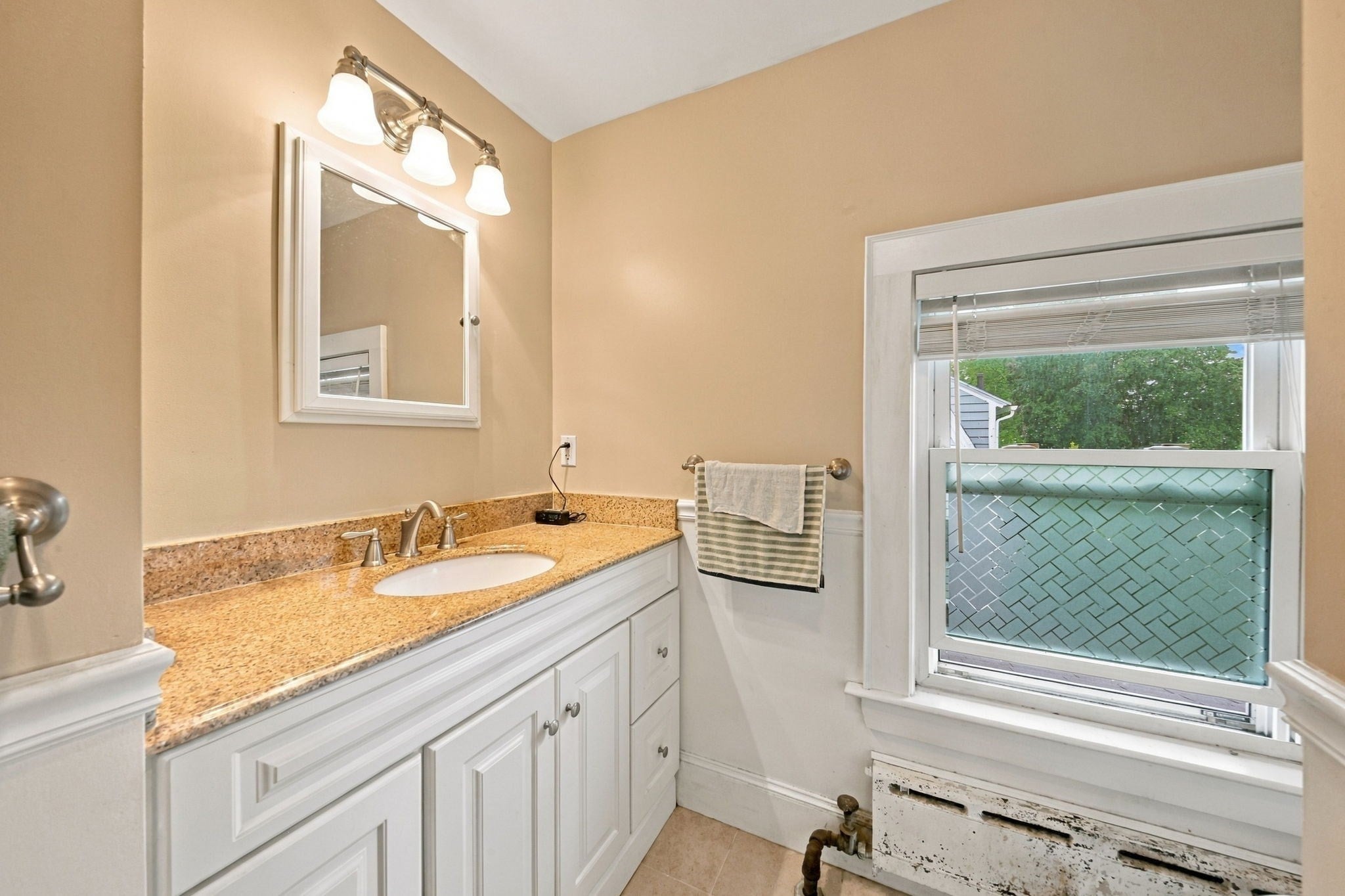 31 Lura St, Lowell, MA, 31 Lura St, Lowell, MA Photo #29