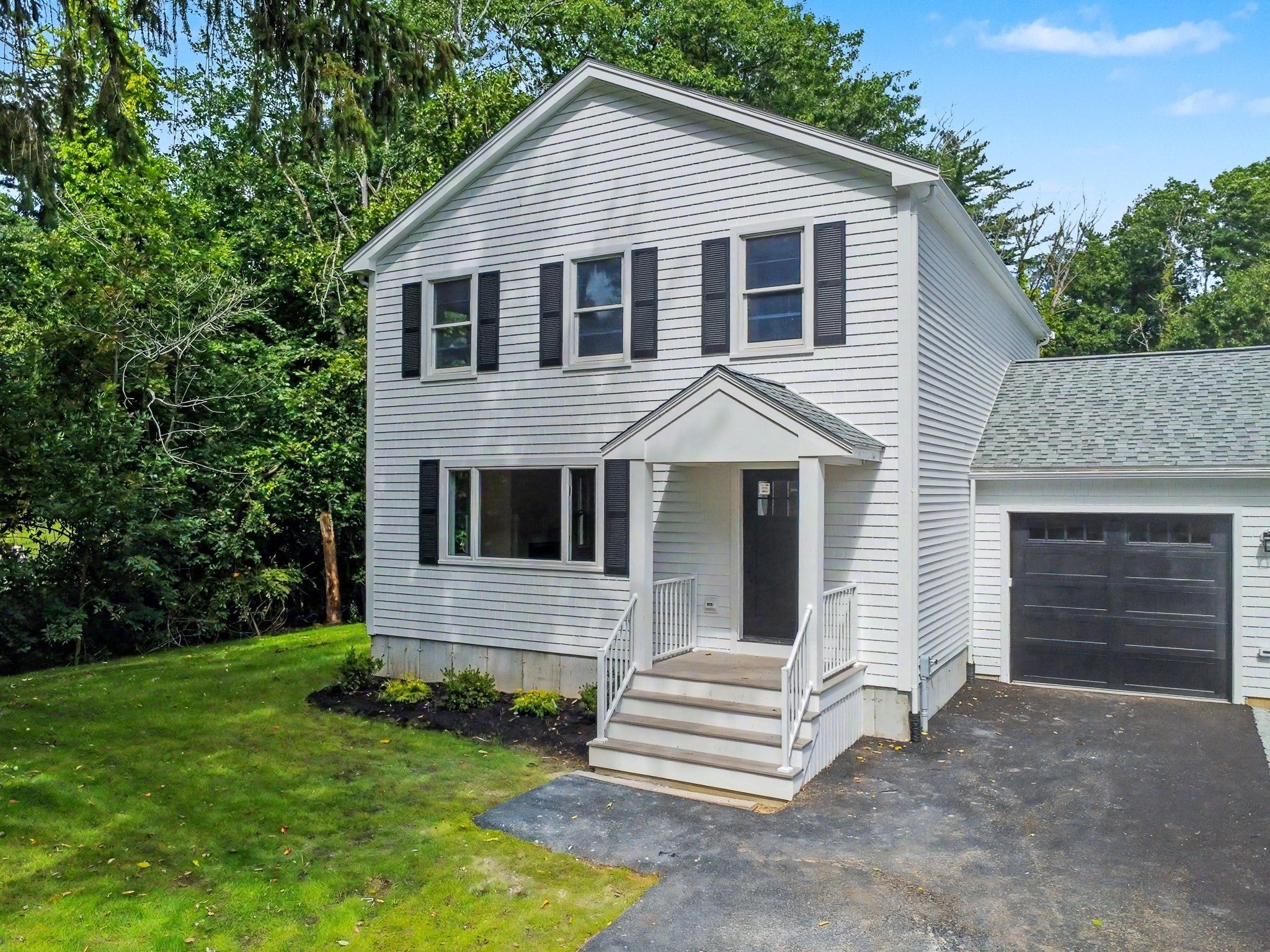 Photo of 7B Lakeshore Dr, Georgetown, MA