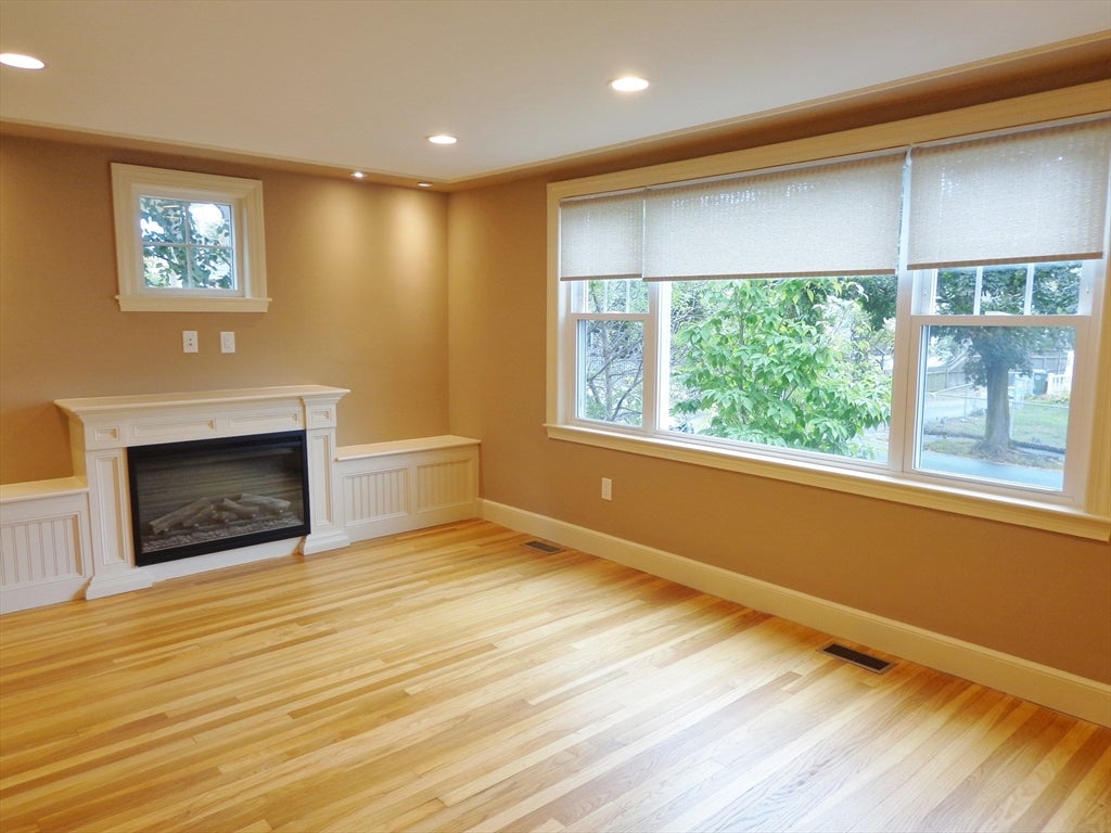 109 Fayette St #2, Watertown, MA Photo #2