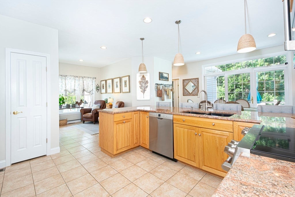 258 Nicholas Dr, Lancaster, MA, 258 Nicholas Dr, Lancaster, MA Photo #18