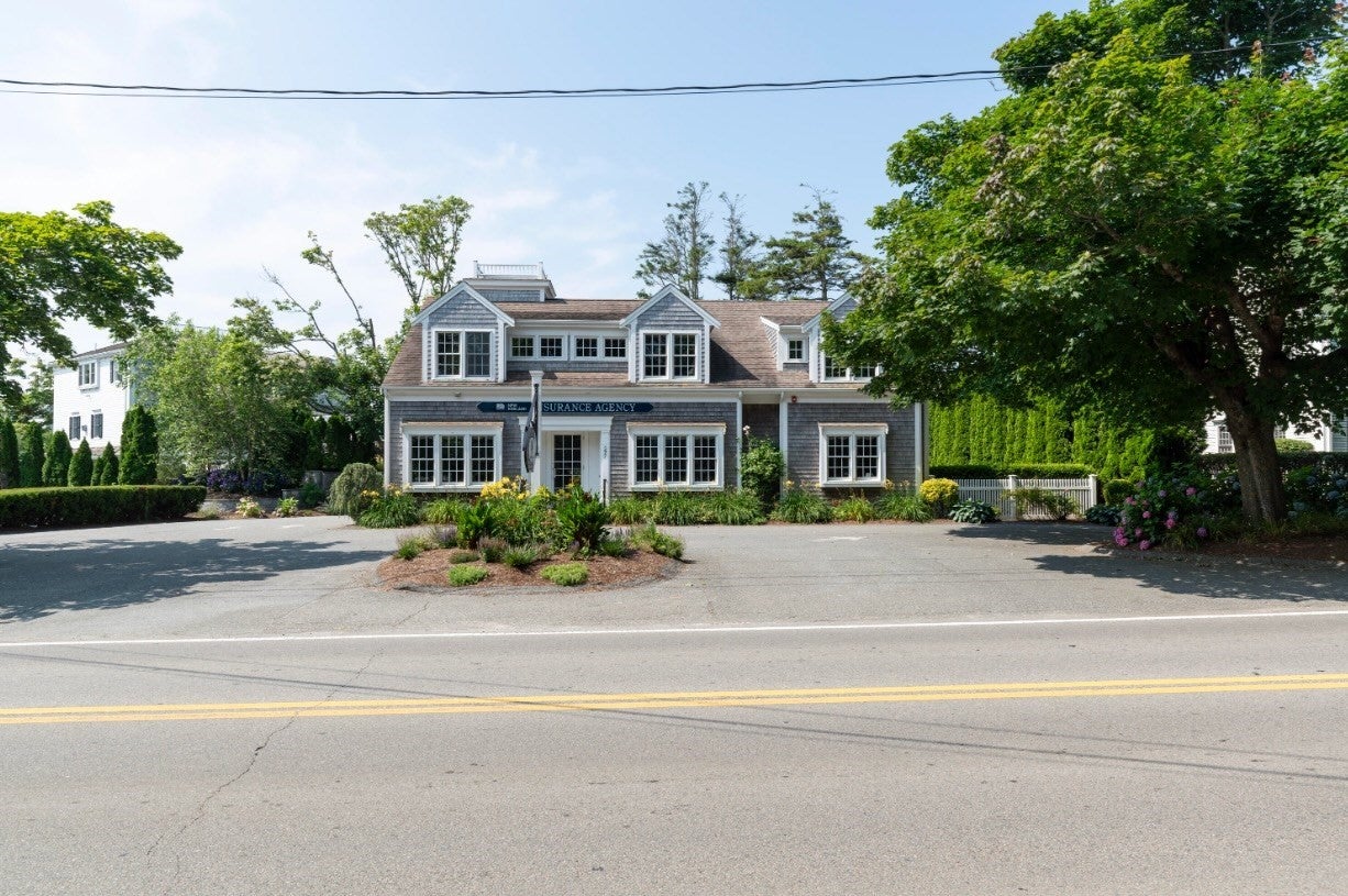 697 Main St