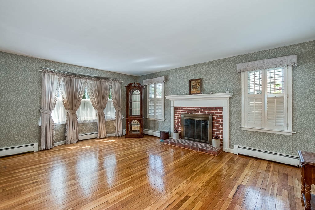 16 Miriam Dr