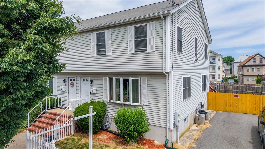 13 Robeson St 13