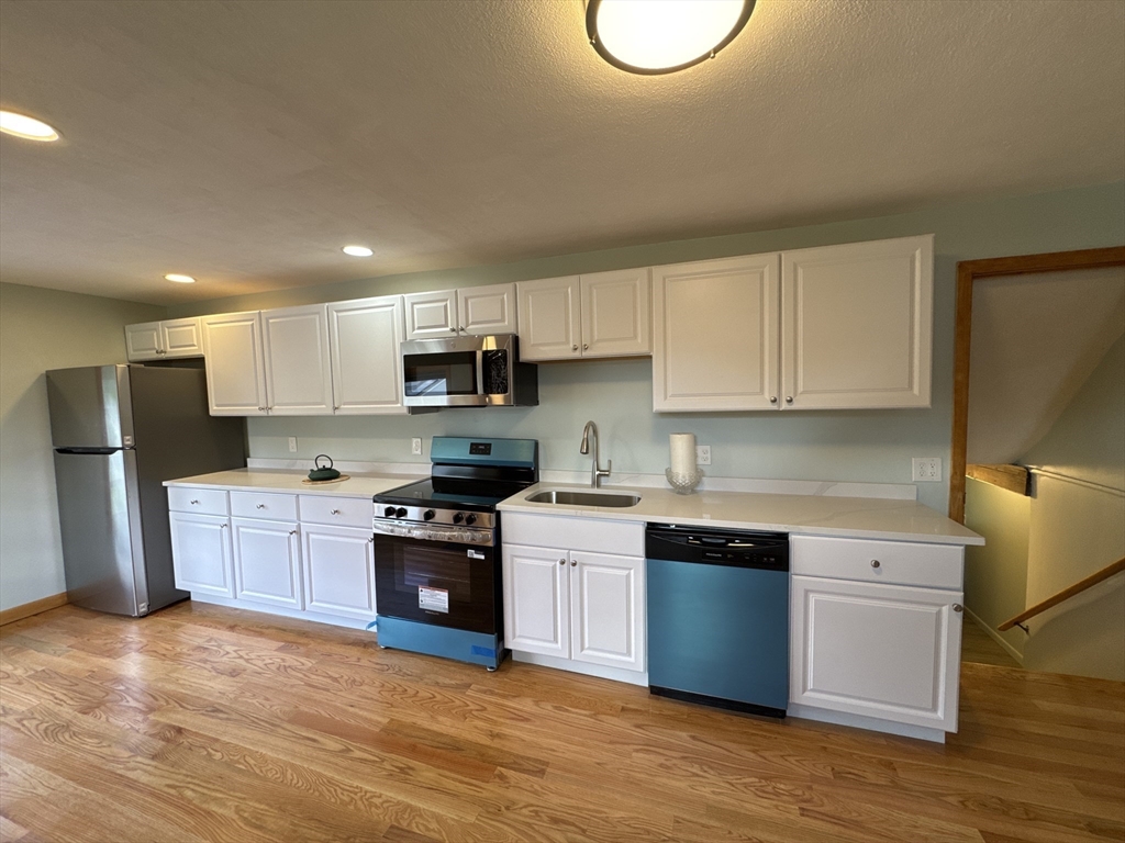 72 Kurland Ave