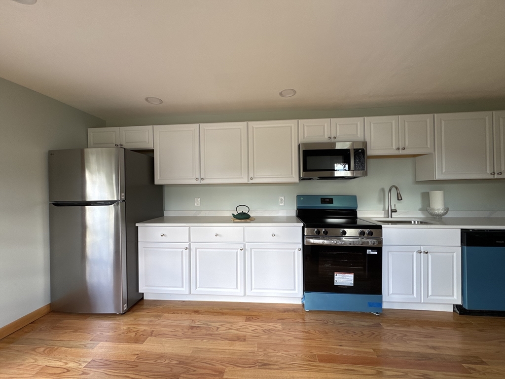 72 Kurland Ave