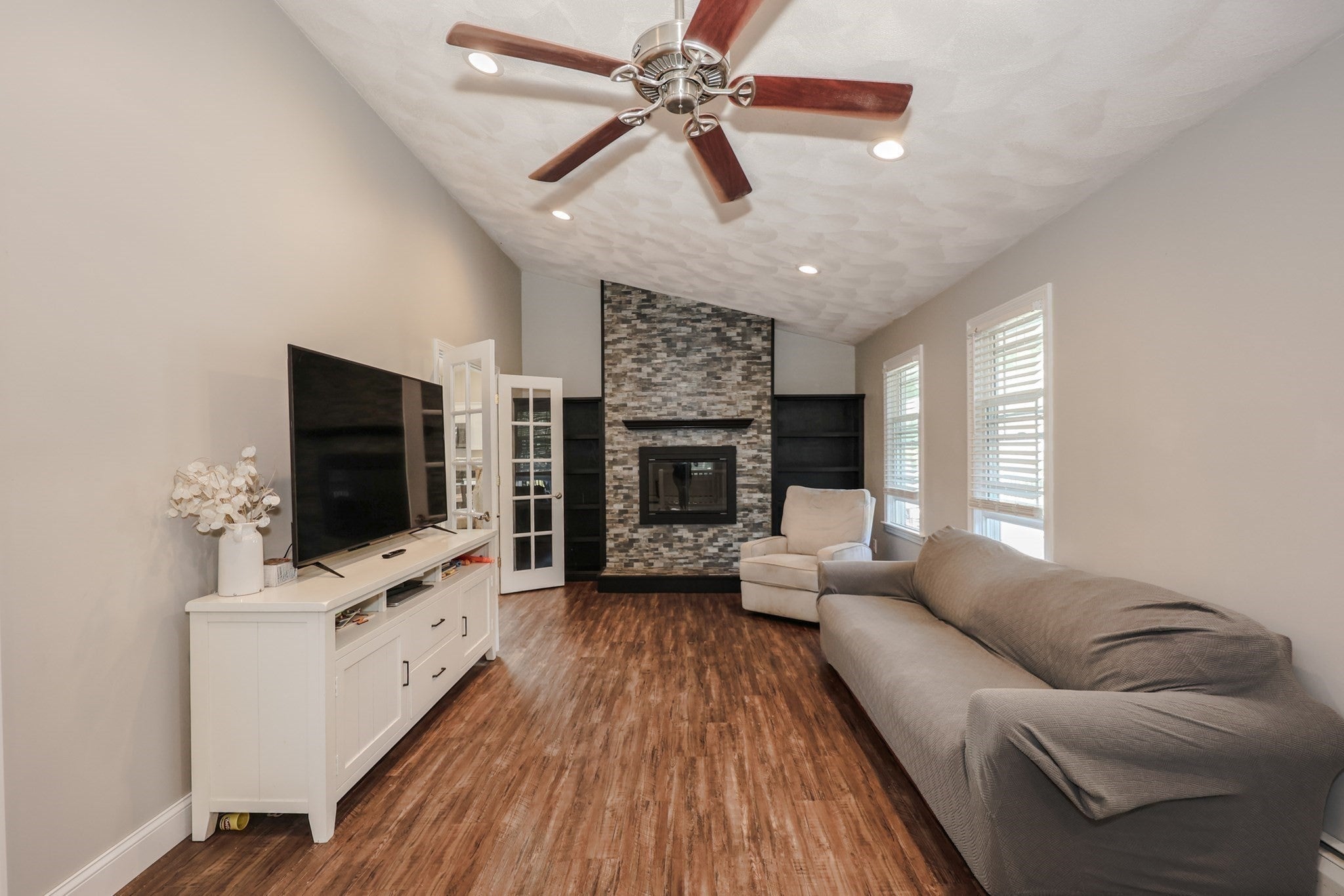 86 Meadowbrook Road, Chelmsford MA 01863