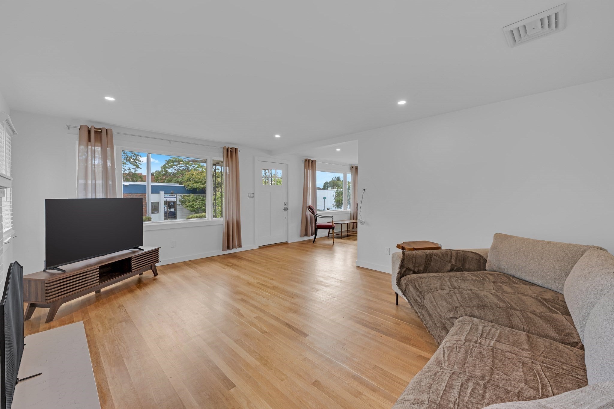 79 Chilmark St, Worcester, MA, 79 Chilmark St, Worcester, MA Photo #8
