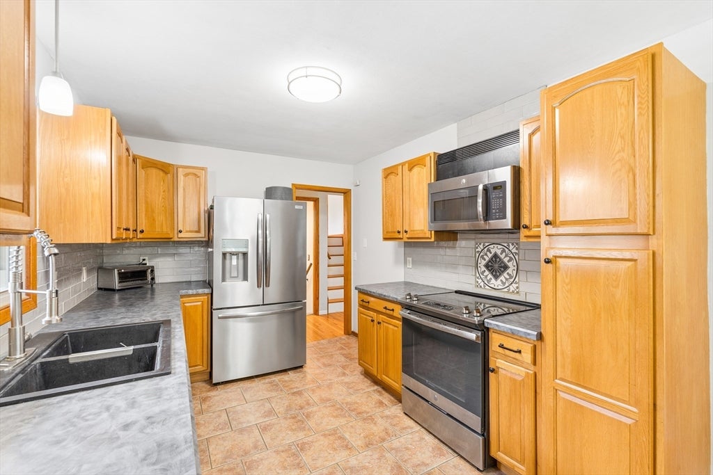133 West Street, Uxbridge, MA, 133 West Street, Uxbridge, MA Photo #8