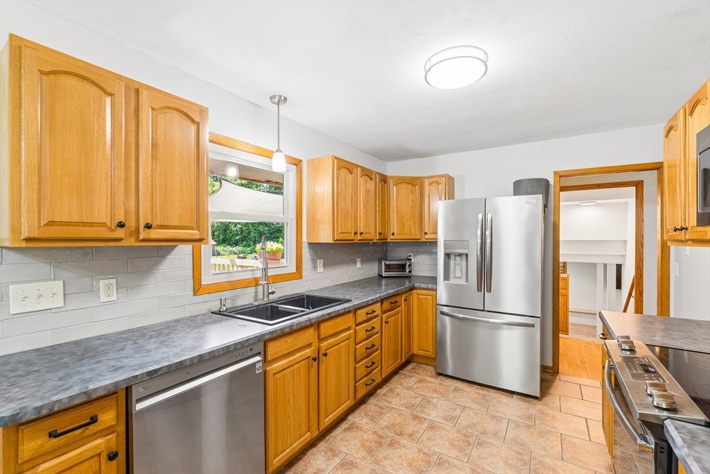 133 West Street, Uxbridge, MA, 133 West Street, Uxbridge, MA Photo #7