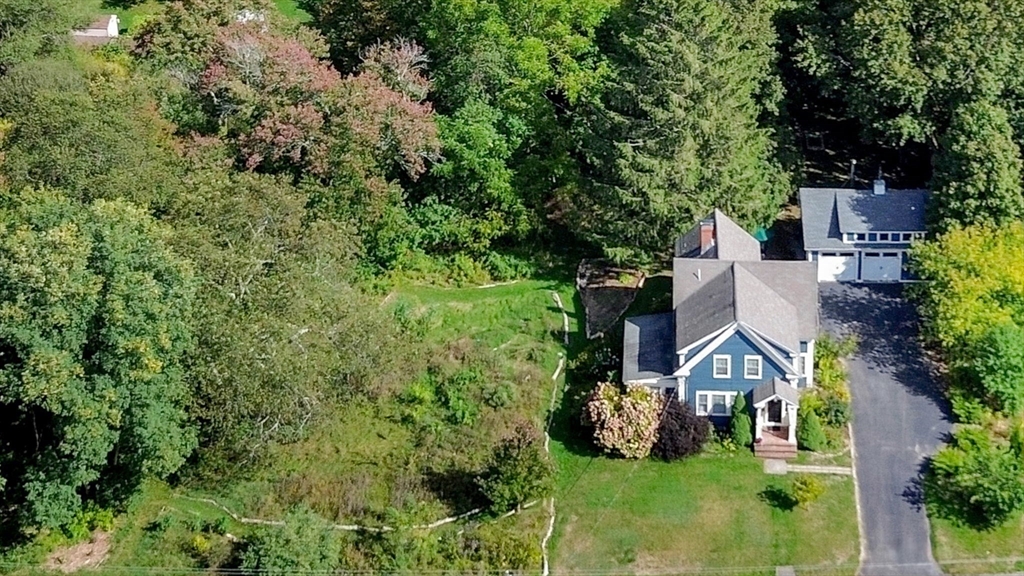 Stoughton, Massachusetts 02072, United States, 3 Bedrooms Bedrooms, ,2 BathroomsBathrooms,Residential,Active,220009