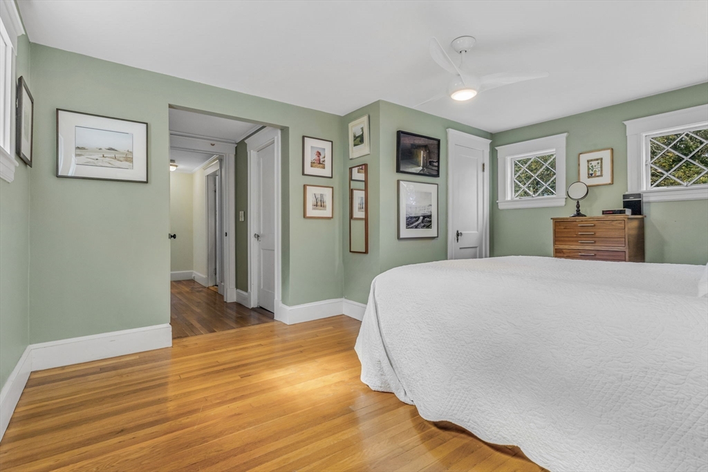 Stoughton, Massachusetts 02072, United States, 3 Bedrooms Bedrooms, ,2 BathroomsBathrooms,Residential,Active,220009