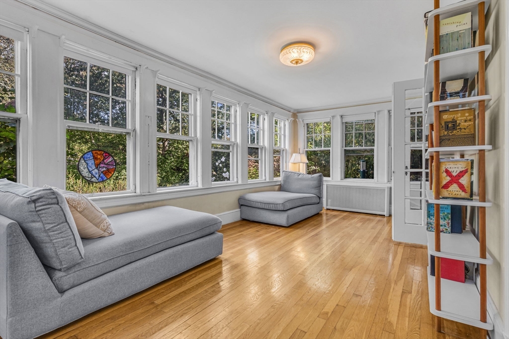 Stoughton, Massachusetts 02072, United States, 3 Bedrooms Bedrooms, ,2 BathroomsBathrooms,Residential,Active,220009