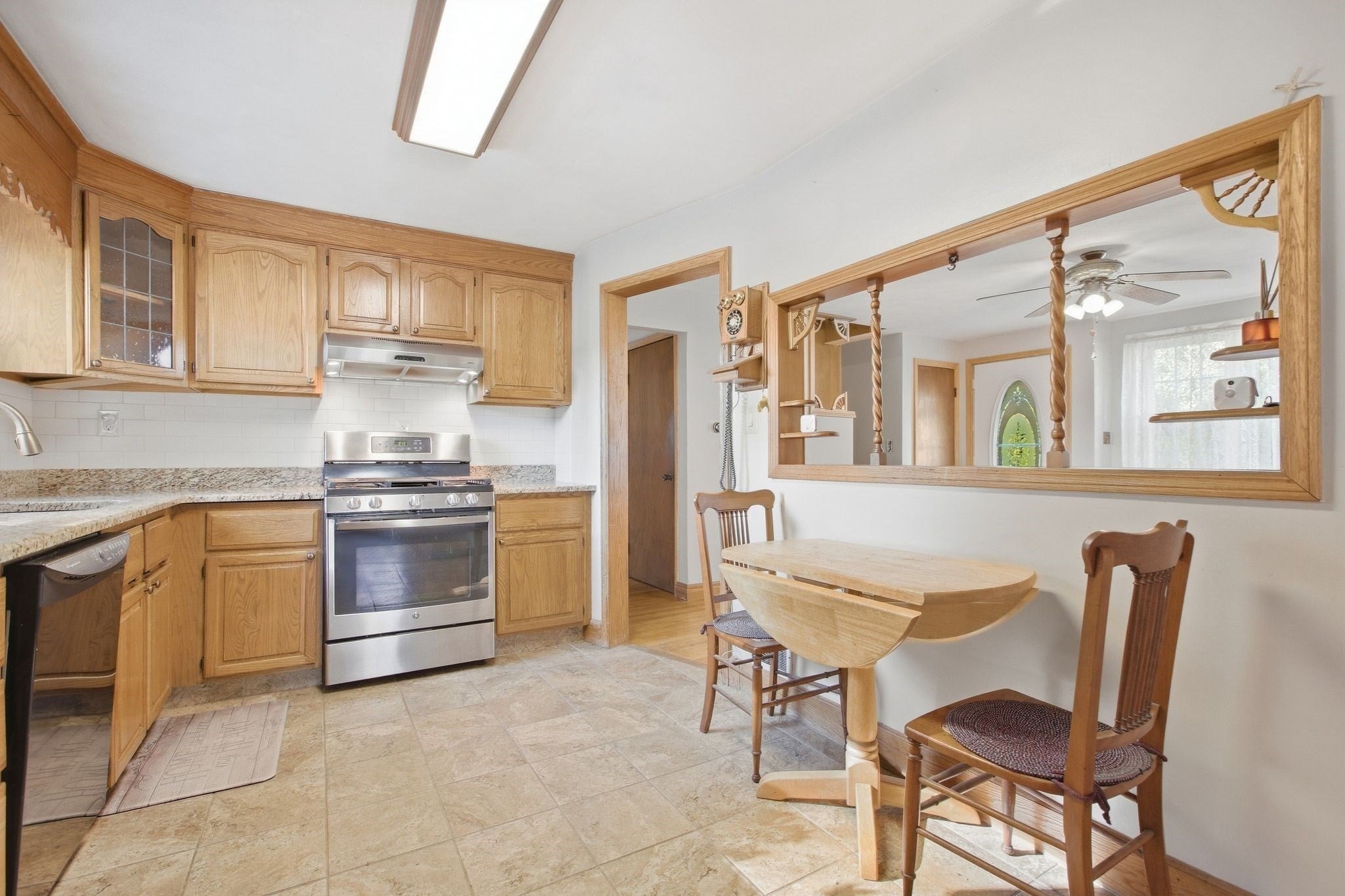 1259 Shawsheen St, Tewksbury, MA Photo #11