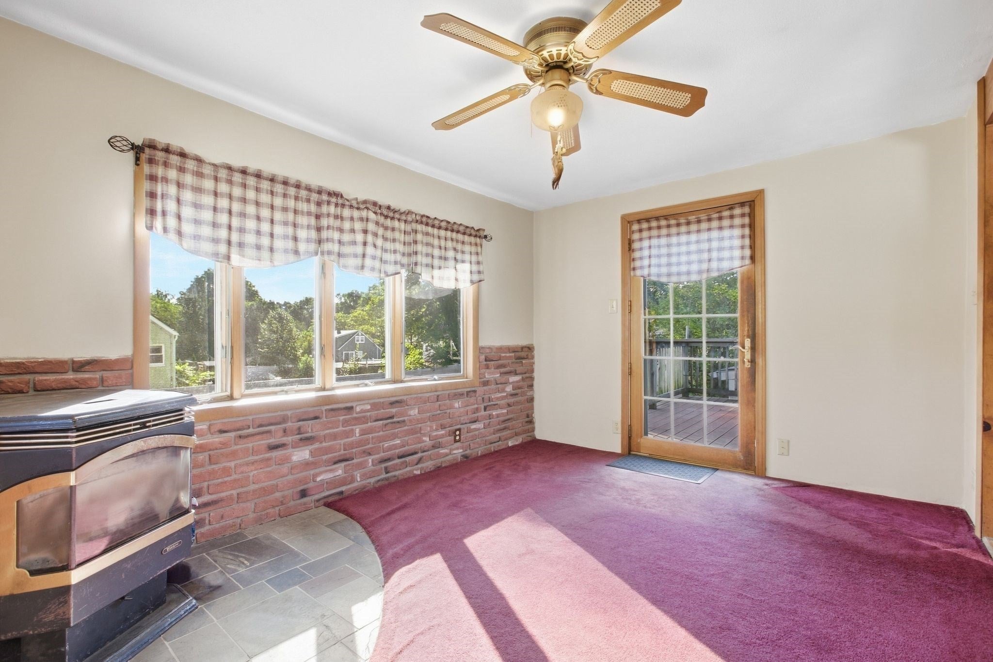 1259 Shawsheen St, Tewksbury, MA Photo #16