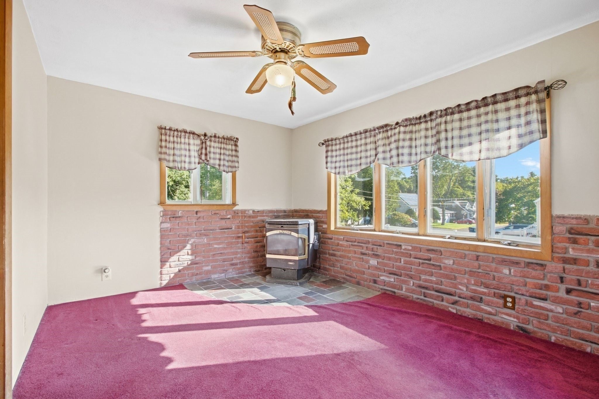 1259 Shawsheen St, Tewksbury, MA Photo #15