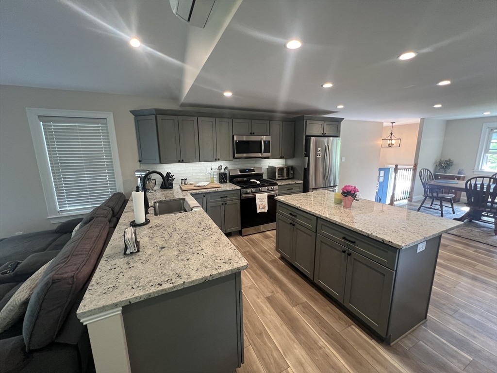 17 Hallowell Rd
