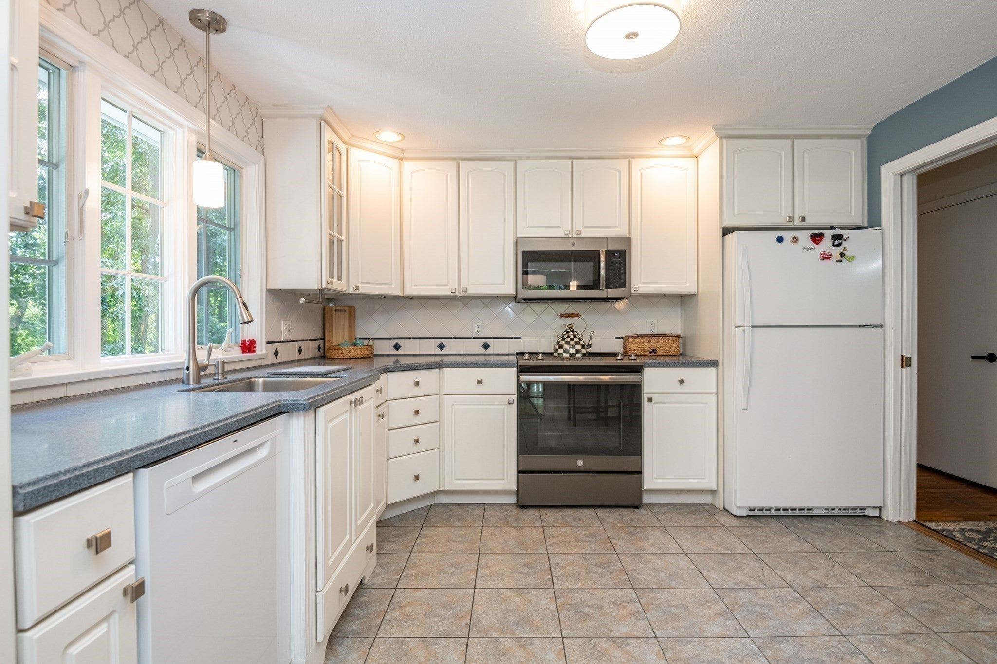 29 Doncaster Circle, Lynnfield, MA Photo #11