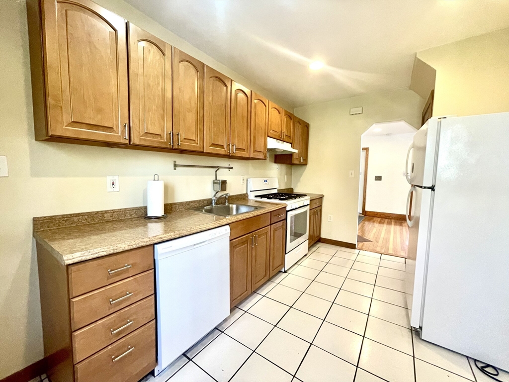 27 South Crescent Circuit A