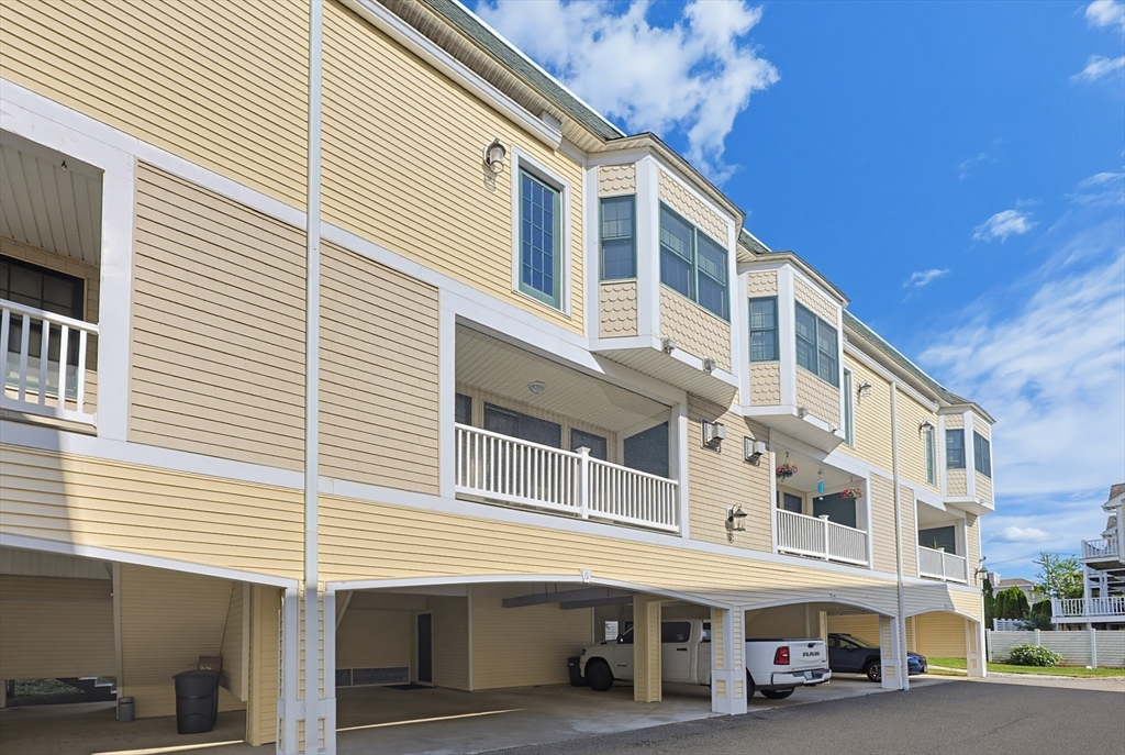 11 Railroad Ave B6