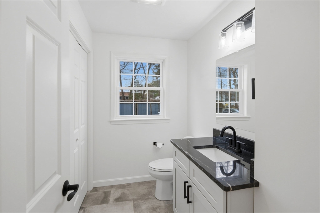 38 Colonial RD, Webster, MA Photo #15