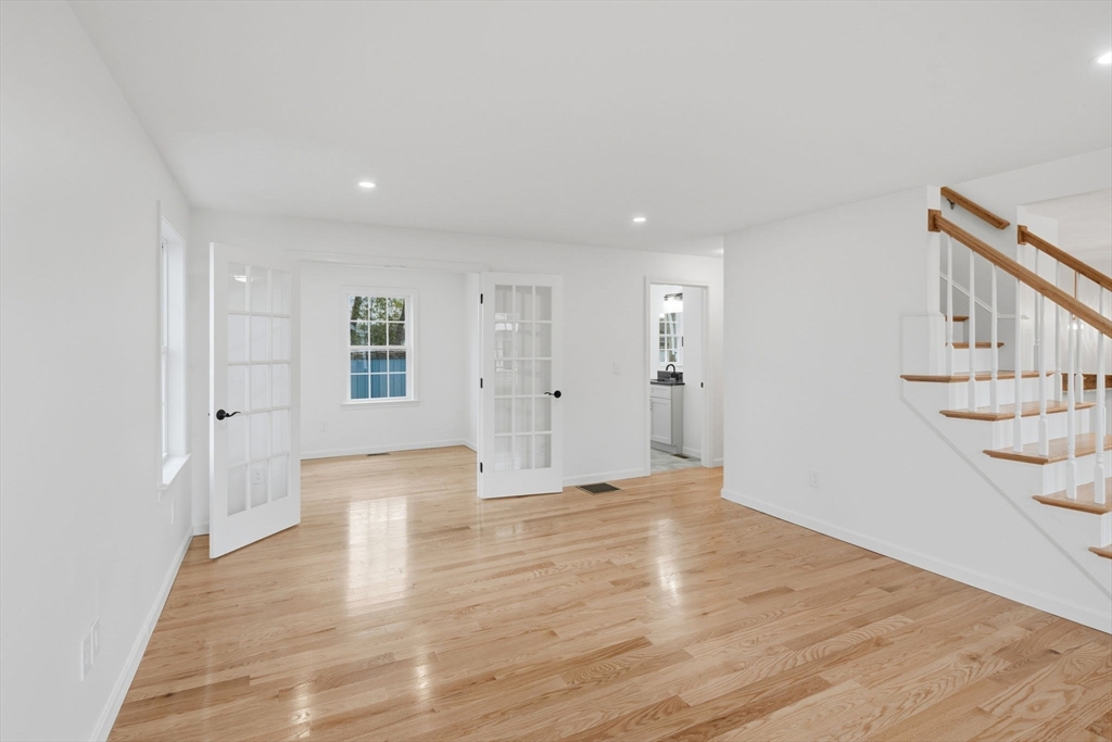 38 Colonial RD, Webster, MA Photo #12