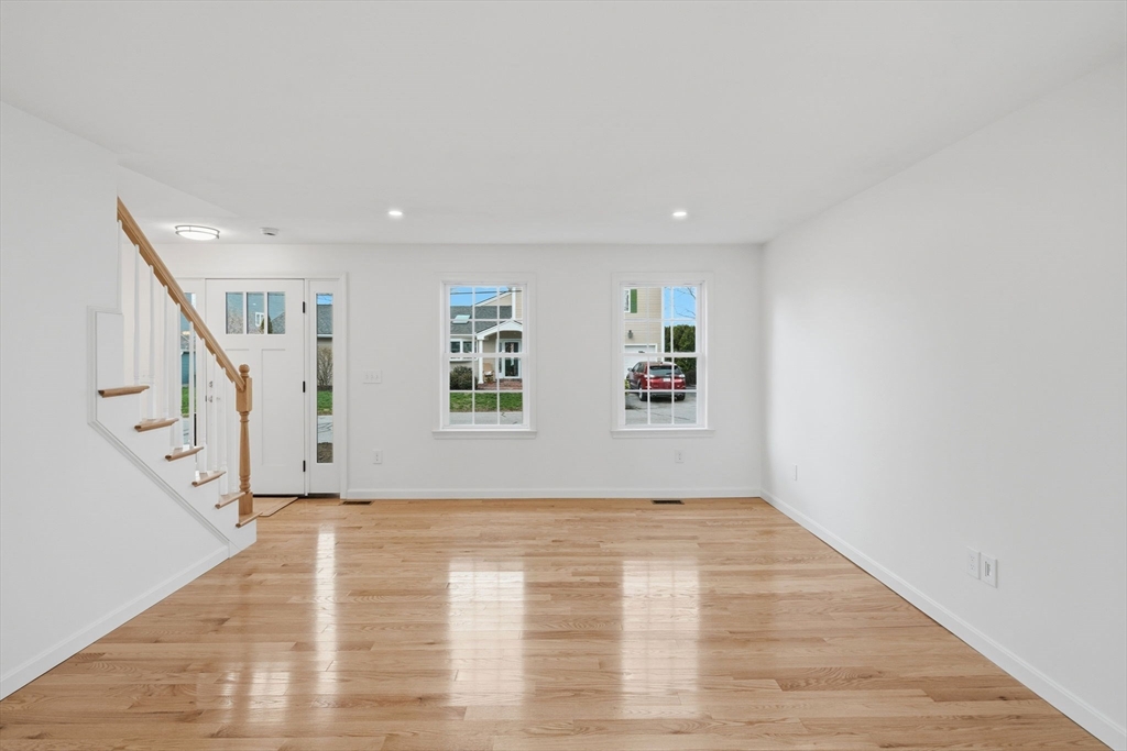 38 Colonial RD, Webster, MA Photo #10