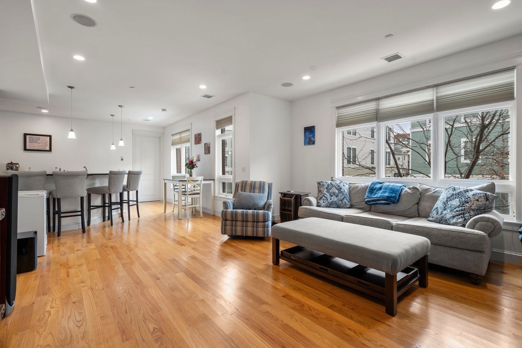 350 West 2nd St 1