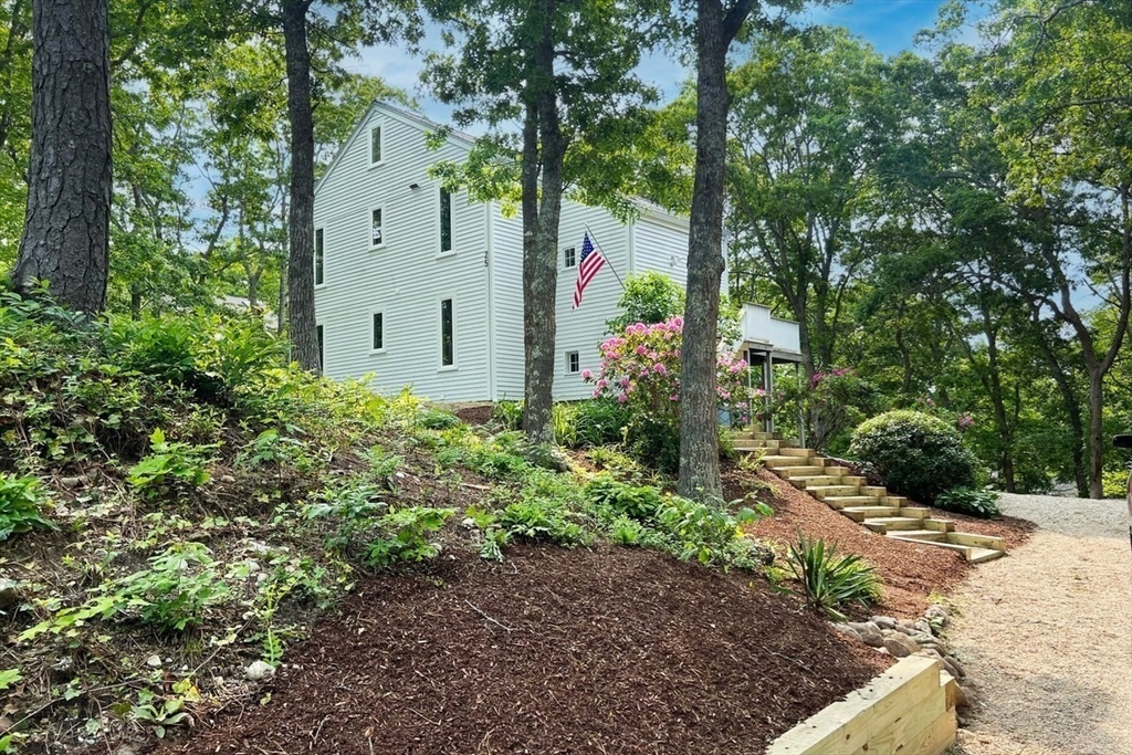 25 Sanderson Dr