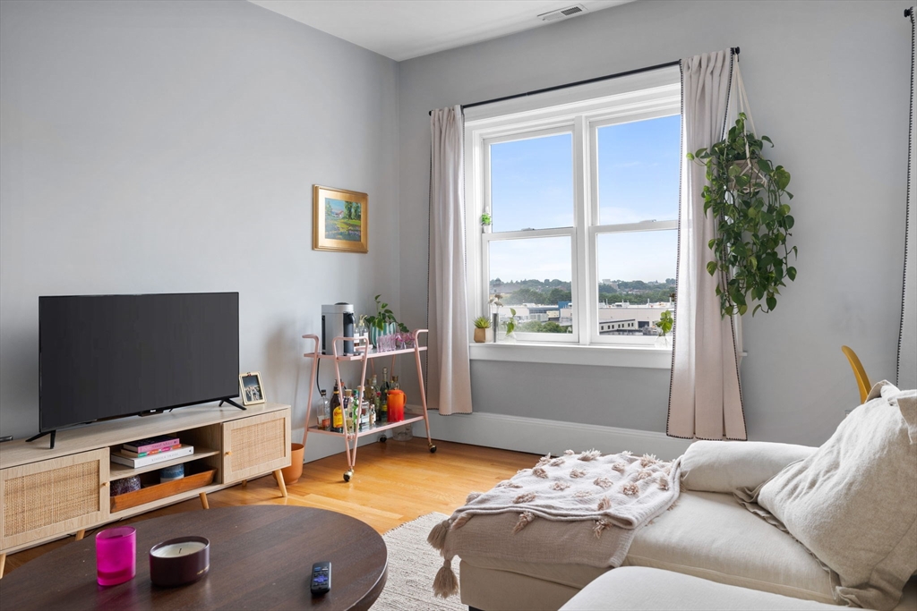 705 Massachusetts Ave., U: 8
