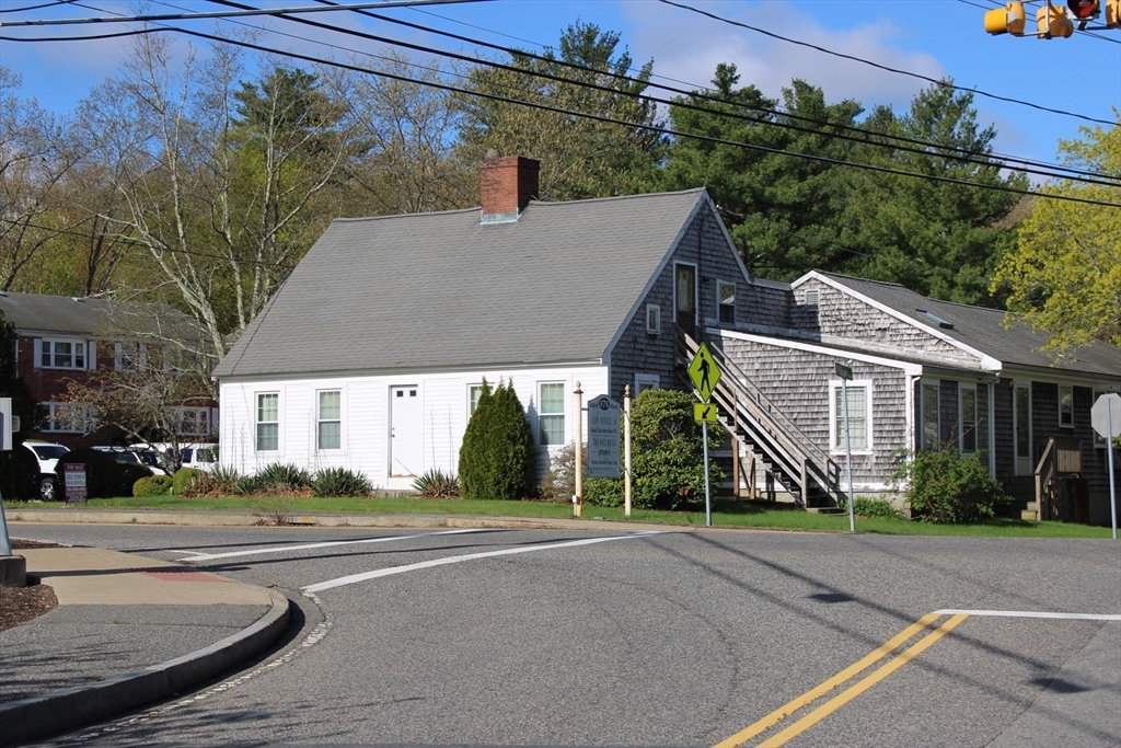 676 Bedford Street
