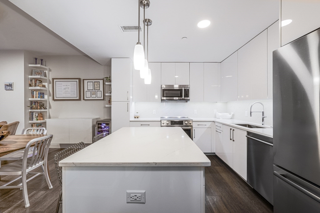 771 Harrison Ave 410