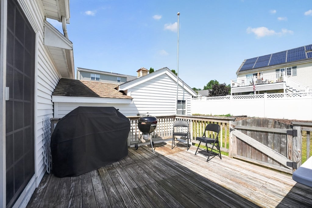 79 Emerald Dr