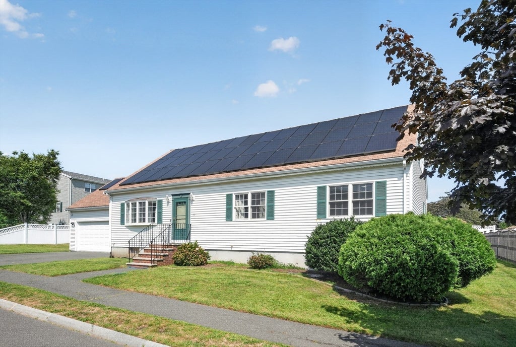 79 Emerald Dr