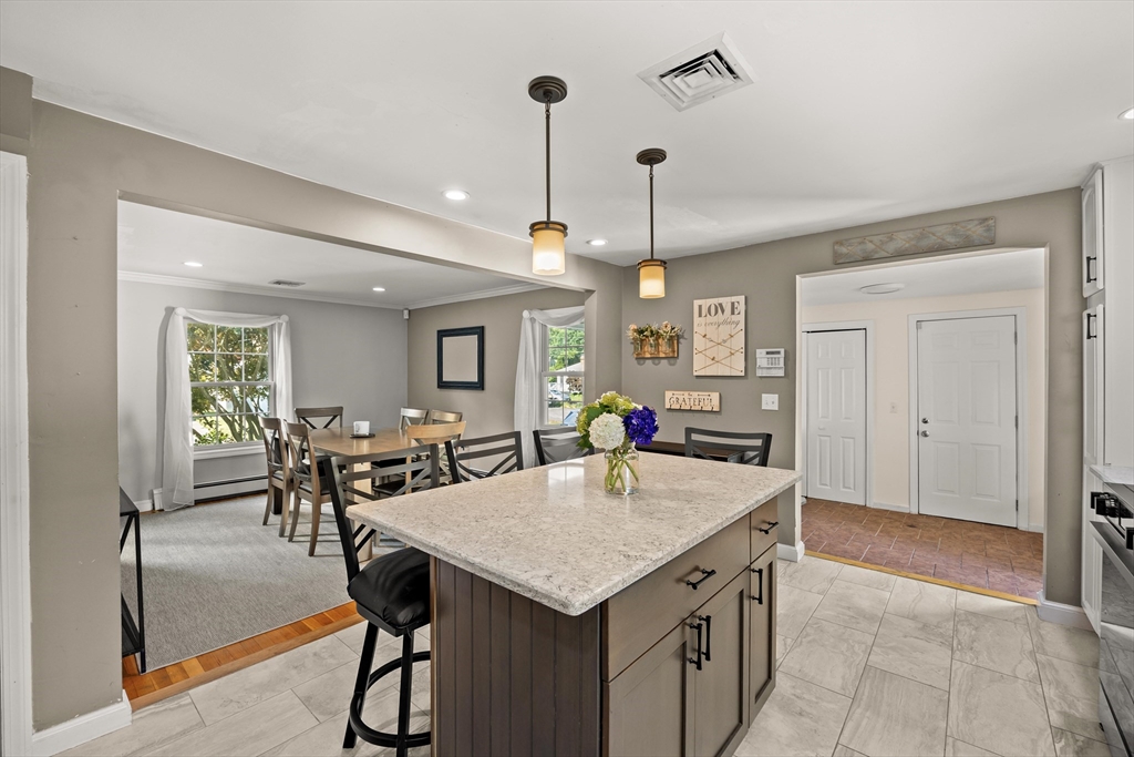 8 Robinwood Dr