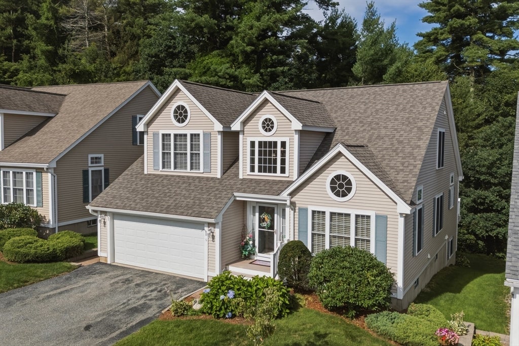 Photo of 6 Wyndbrook Ln, Tyngsborough, MA