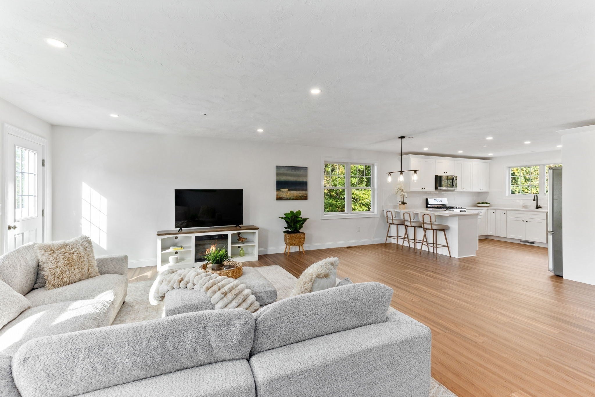 44 Dean St #204, Taunton, MA, 44 Dean St #204, Taunton, MA Photo #4