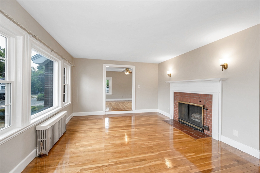 29 Meadowbrook Rd