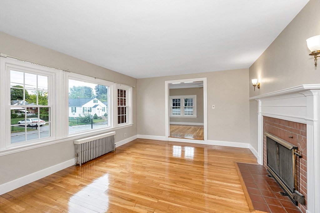 29 Meadowbrook Rd