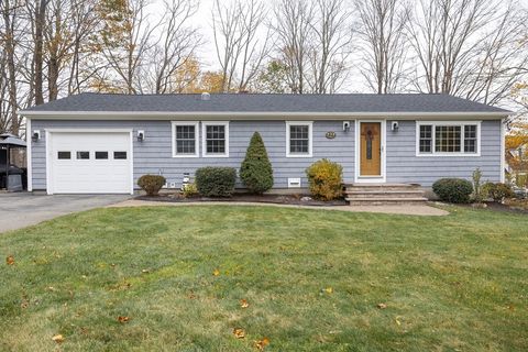 9 Church St Douglas MA 01516