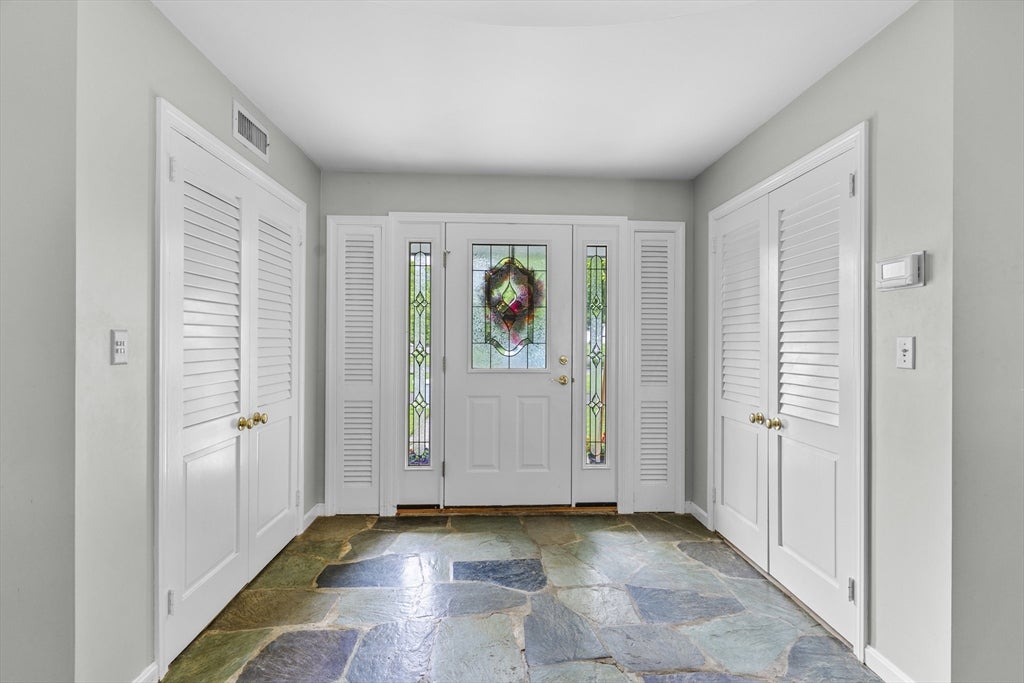 83 Braemoor Rd