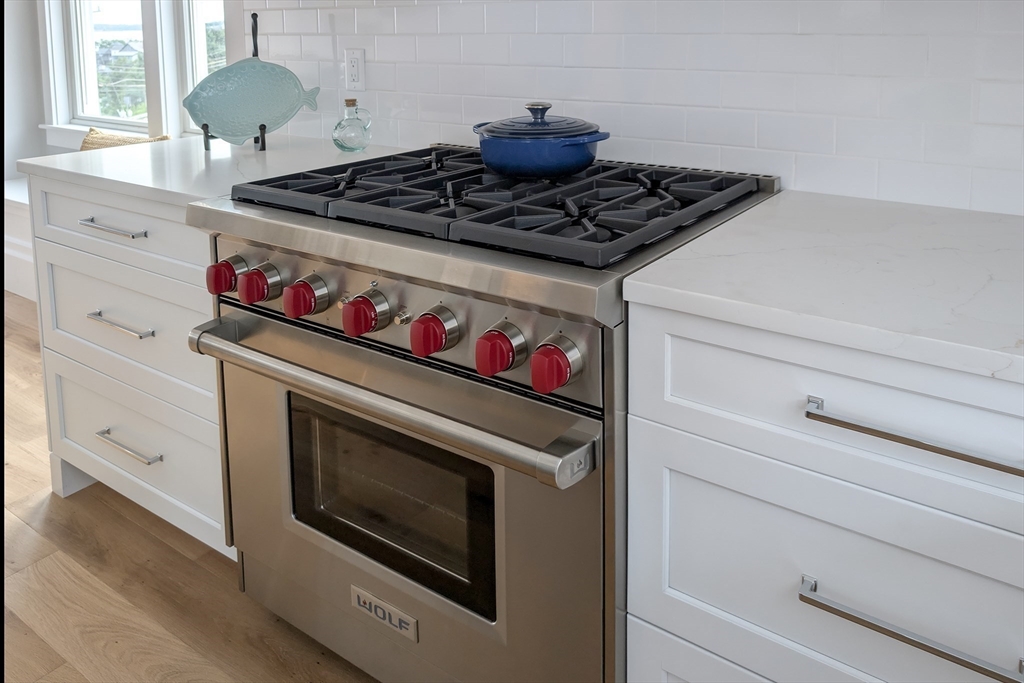 533 Woods Hole Rd E301